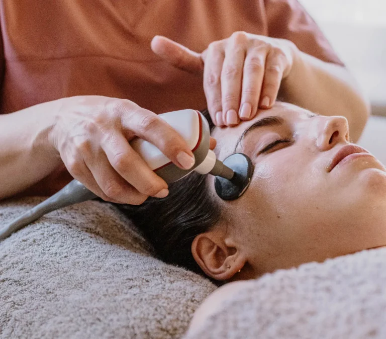 INDIBA Facial – Tratamiento Avanzado de Radiofrecuencia